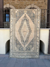 Load image into Gallery viewer, ASEN 4’9 x 8’9ft / 145 x 266 cm ( This rug has some repairs that are visible in the pictures)
